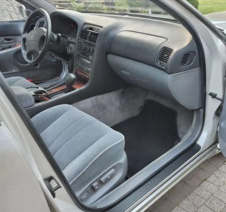 Lexus GS cena 28500 przebieg: 209762, rok produkcji 1994 z Stronie Śląskie małe 137
